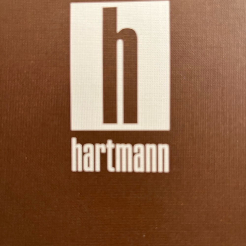 NWOT Hartmann since1877creates luxurious leather travel bags.Navy Slim Briefcase - Picture 2 of 15